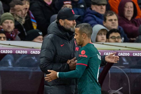 BIRMINGHAM, ENGLAND - Monday, December 26, 2022: Liverpool's Thiago Alcântara and manager Jürgen Klopp during the FA Premier League match between Aston Villa FC and Liverpool FC at Villa Park. Liverpool won 3-1. (Pic by David Rawcliffe/Propaganda)