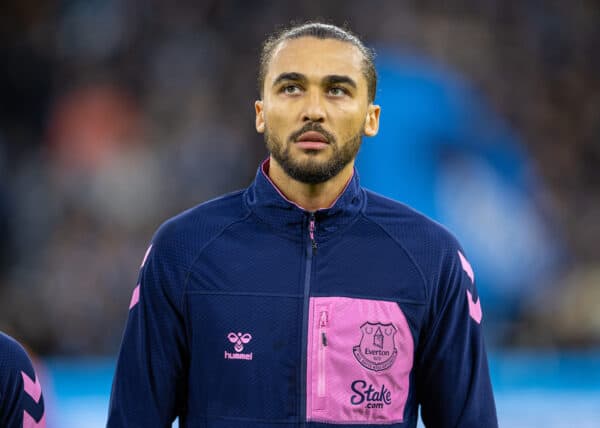 MANCHESTER, ENGLAND - Saturday, December 31, 2022: Everton's Dominic Calvert-Lewin lines-up before the FA Premier League match between Manchester City FC and Everton FC at the City of Manchester Stadium. The game ended in a 1-1 draw. (Pic by David Rawcliffe/Propaganda)