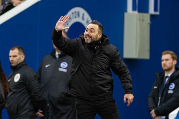 BRIGHTON & HOVE, ENGLAND - Saturday, January 14, 2023: Brighton & Hove Albion's manager Roberto De Zerbi during the FA Premier League match between Brighton & Hove Albion FC and Liverpool FC at the Falmer Stadium. (Pic by David Rawcliffe/Propaganda)