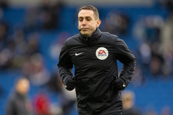 BRIGHTON & HOVE, ENGLAND - Sunday, January 29, 2023: Referee David Coote during the pre-match warm-up before the FA Cup 4th Round match between Brighton & Hove Albion FC and Liverpool FC at the Falmer Stadium. Brighton won 2-1. (Pic by David Rawcliffe/Propaganda)
