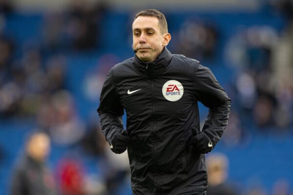 BRIGHTON & HOVE, ENGLAND - Sunday, January 29, 2023: Referee David Coote during the pre-match warm-up before the FA Cup 4th Round match between Brighton & Hove Albion FC and Liverpool FC at the Falmer Stadium. Brighton won 2-1. (Pic by David Rawcliffe/Propaganda)