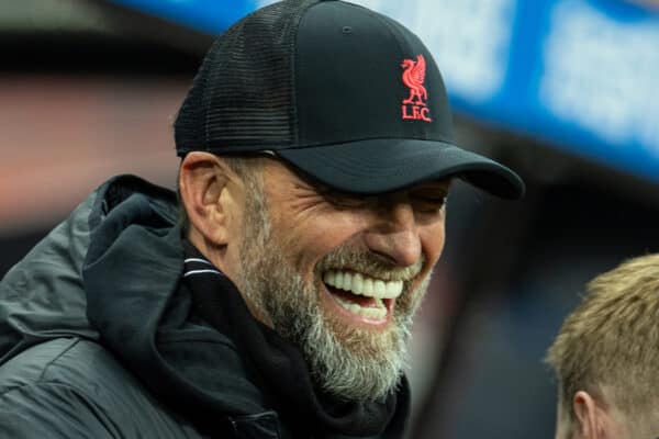 NEWCASTLE-UPON-TYNE, ENGLAND - Saturday, February 18, 2023: Liverpool's manager Jürgen Klopp (L) and Newcastle United's manager Eddie Howe before the FA Premier League match between Newcastle United FC and Liverpool FC at St. James' Park. Liverpool won 2-0. (Pic by David Rawcliffe/Propaganda)