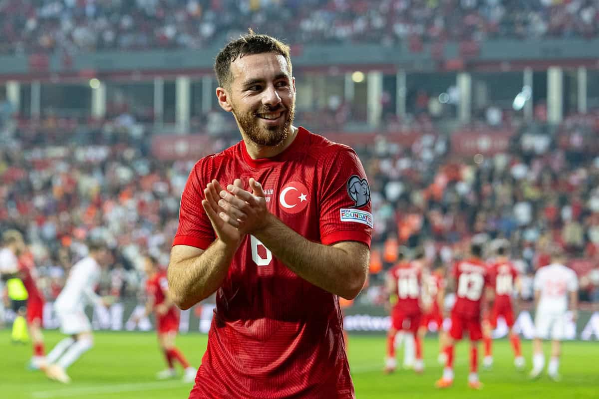 SAMSUN, TURKEY - Monday, June 19, 2023: Turkey's Orkun Kökçü applauds the supporters as he is substituted during the UEFA Euro 2024 Qualifying Group D match between Turkey and Wales at the Samsun 19 May?s Stadium. Turkey won 2-0. (Pic by David Rawcliffe/Propaganda)