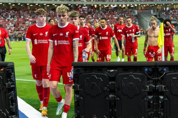 SINGAPORE - Wednesday, August 2, 2023: Liverpool's James McConnell, Bobby Clark and Ben Doak during a pre-season friendly match between Liverpool FC and FC Bayern Munich FC at the Singapore National Stadium. Bayern won 4-3. (Pic by David Rawcliffe/Propaganda)