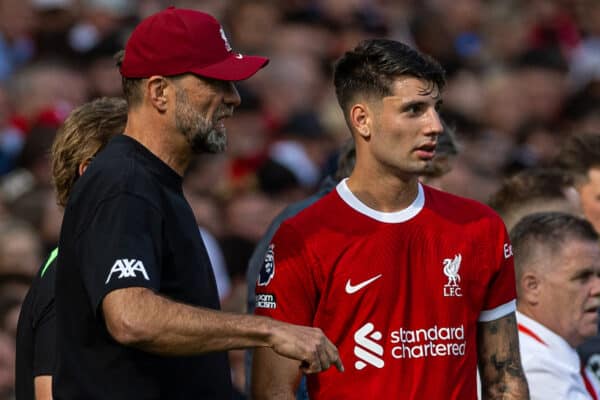 LIVERPOOL, ENGLAND - Saturday, August 19, 2023: Liverpool's manager Jürgen Klopp speaks with Dominik Szoboszlai during the FA Premier League match between Liverpool FC and AFC Bournemouth at Anfield. Liverpool won 3-1. (Pic by David Rawcliffe/Propaganda)