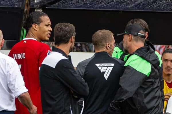 NEWCASTLE-UPON-TYNE, ENGLAND - Sunday, August 27, 2023: Liverpool's captain Virgil van Dijk walks past manager Jürgen Klopp after being is shown a red card and sent off during the FA Premier League match between Newcastle United FC and Liverpool FC at St James' Park. Liverpool won 2-1. (Pic by David Rawcliffe/Propaganda)