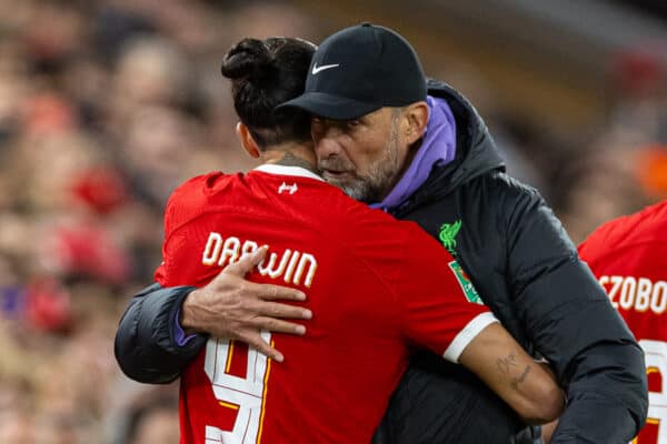 LIVERPOOL, ENGLAND - Wednesday, September 27, 2023: Liverpool's manager Jürgen Klopp prepares to bring on substitute Darwin Núñez during the Football League Cup 3rd Round match between Liverpool FC and Leicester City FC at Anfield. Liverpool won 3-1. (Pic by David Rawcliffe/Propaganda)