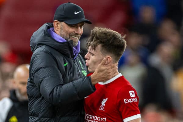 LIVERPOOL, ENGLAND - Wednesday, September 27, 2023: Liverpool's Ben Doak (R) speaks with manager Jürgen Klopp as he is substituted during the Football League Cup 3rd Round match between Liverpool FC and Leicester City FC at Anfield. Liverpool won 3-1. (Pic by David Rawcliffe/Propaganda)