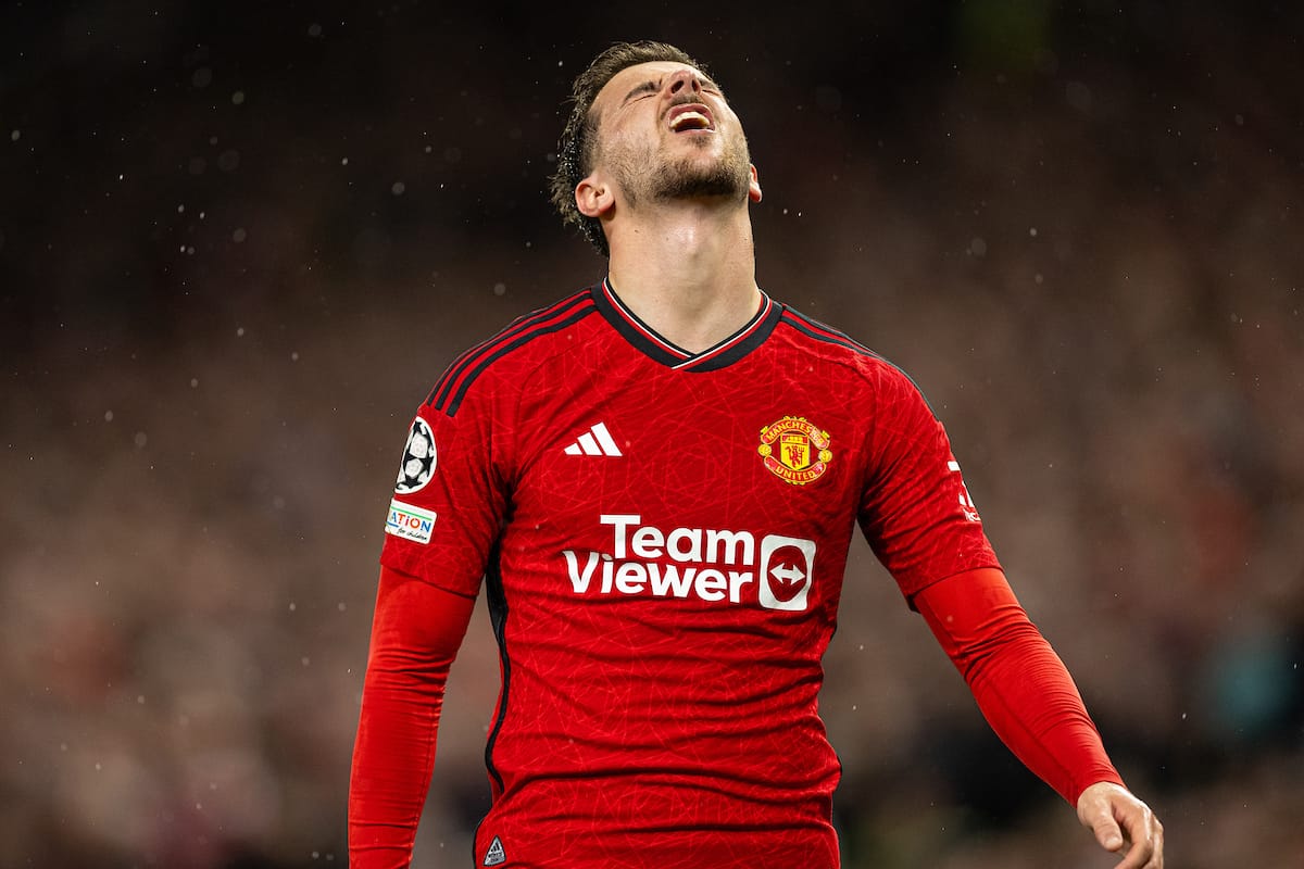 MANCHESTER, ENGLAND - Tuesday, October 3, 2023: Manchester United's Mason Mount reacts during the UEFA Champions League Group A match between Manchester United FC and Galatasaray S.K. at Old Trafford. Galatasaray won 3-2. (Pic by David Rawcliffe/Propaganda)