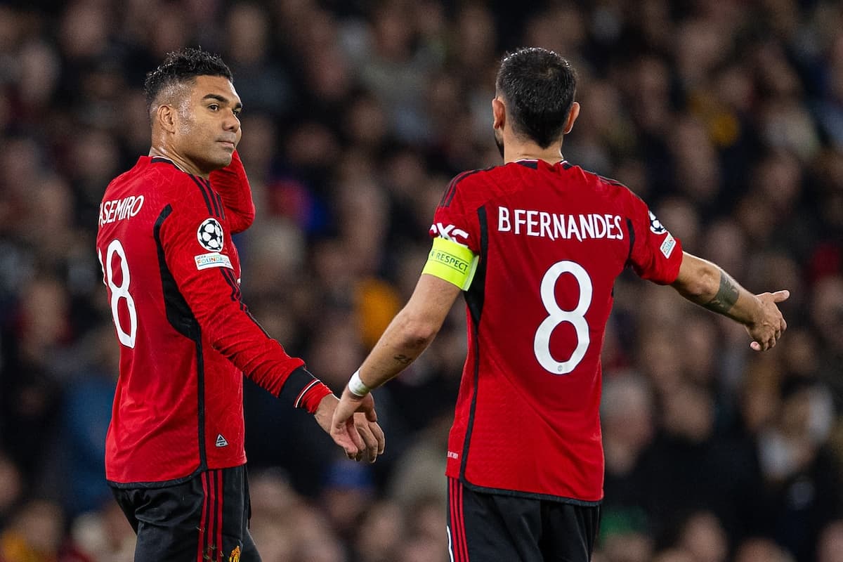 MANCHESTER, ENGLAND - Tuesday, October 3, 2023: Manchester United's Carlos Henrique Casimiro walks off after being shown a second yellow card and sent off during the UEFA Champions League Group A match between Manchester United FC and Galatasaray S.K. at Old Trafford. Galatasaray won 3-2. (Pic by David Rawcliffe/Propaganda)