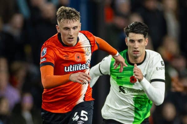 LUTON, ENGLAND - Sunday, November 5, 2023: Luton Town's Alfie Doughty (L) and Liverpool's Dominik Szoboszlai during the FA Premier League match between Luton Town FC and Liverpool FC at Kenilworth Road. The game ended in a 1-1 draw. (Photo by David Rawcliffe/Propaganda)