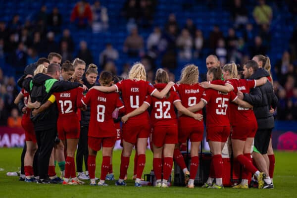 LONDON, ENGLAND - Saturday, November 18, 2023: Liverpool players listen to manager Matt Beard after the FA Women’s Super League game between Chelsea FC Women and Liverpool FC Women at Stamford Bridge. (Photo by David Rawcliffe/Propaganda)