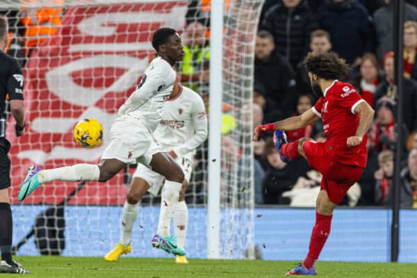 LIVERPOOL, ENGLAND - Sunday, December 17, 2023: Liverpool's Mohamed Salah shoots during the FA Premier League match between Liverpool FC and Manchester United FC at Anfield. The game ended in a goal-less draw. (Photo by David Rawcliffe/Propaganda)