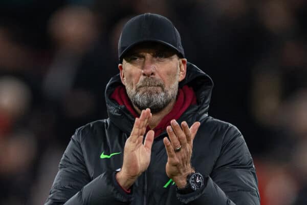 LIVERPOOL, ENGLAND - Sunday, December 17, 2023: Liverpool's manager Jürgen Klopp applauds the supporters after the FA Premier League match between Liverpool FC and Manchester United FC at Anfield. The game ended in a goal-less draw. (Photo by David Rawcliffe/Propaganda)