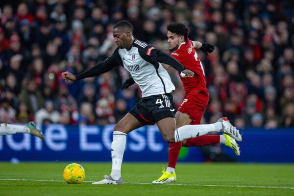  Fulham's Tosin Adarabioyo (L) and Liverpool's Luis Díaz during the Football League Cup Semi-Final 1st Leg match between Liverpool FC and Fulham FC at Anfield. (Photo by David Rawcliffe/Propaganda)