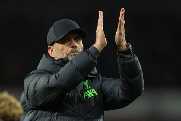 LONDON, ENGLAND - Sunday, February 4, 2024: Liverpool's manager Jürgen Klopp applauds the supporters after the FA Premier League match between Arsenal FC and Liverpool FC at the Emirates Stadium. Arsenal won 3-1. (Photo by David Rawcliffe/Propaganda)