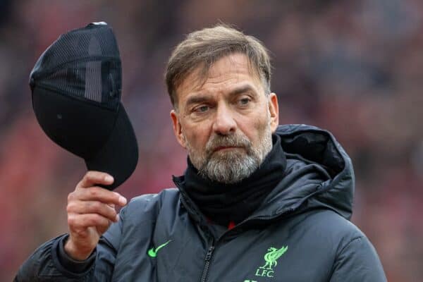 LONDON, ENGLAND - Sunday, February 25, 2024: Liverpool's manager Jürgen Klopp lines-up before the Football League Cup Final match between Chelsea FC and Liverpool FC at Wembley Stadium. Liverpool won 1-0 after extra-time. (Photo by David Rawcliffe/Propaganda)