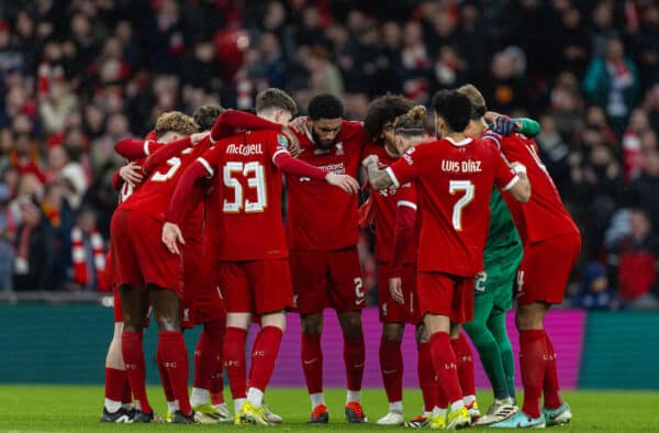  Liverpool players form a team huddle before the start of extra-time during the Football League Cup Final match between Chelsea FC and Liverpool FC at Wembley Stadium. Liverpool won 1-0 after extra-time. (Photo by David Rawcliffe/Propaganda)