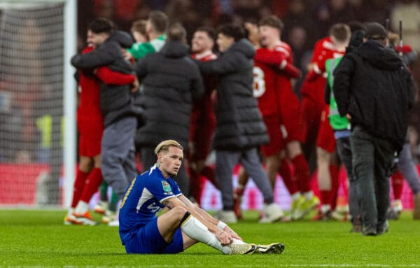 LONDON, ENGLAND - Sunday, February 25, 2024: Chelsea's Mykhailo Mudryk looks dejected at the final whistle during the Football League Cup Final match between Chelsea FC and Liverpool FC at Wembley Stadium. Liverpool won 1-0 after extra-time. (Photo by David Rawcliffe/Propaganda)