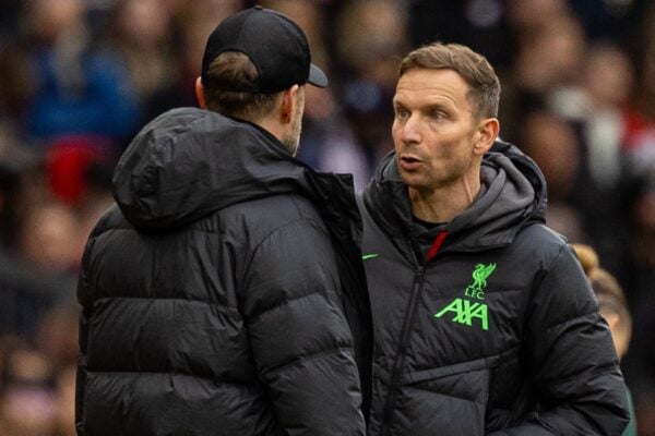 MANCHESTER, ENGLAND - Sunday, April 7, 2024: Liverpool's first-team development coach Pepijn Lijnders (R) speaks with manager Jürgen Klopp during the FA Premier League match between Manchester United FC and Liverpool FC at Old Trafford. The game ended in a 2-2 draw. (Photo by David Rawcliffe/Propaganda)