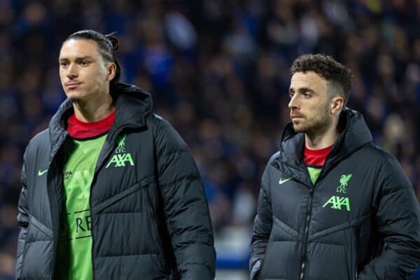 BERGAMO, ITALY - Thursday, April 18, 2024: Liverpool's substitutes Darwin Núñez (L) and Diogo Jota before the UEFA Europa League Quarter-Final 2nd Leg match between BC Atalanta and Liverpool FC at the Stadio Atleti Azzurri d'Italia. Liverpool won 1-0 but Atalanta progress 3-1 on aggregate. (Photo by David Rawcliffe/Propaganda)