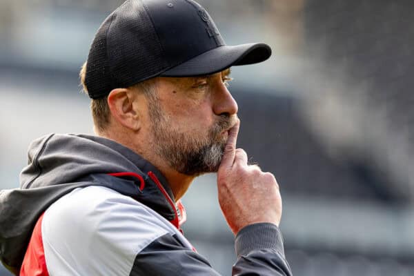 LONDON, ENGLAND - Sunday, April 21, 2024: Liverpool's manager Jürgen Klopp during the pre-match warm-up before the FA Premier League match between Fulham FC and Liverpool FC at Craven Cottage. Liverpool won 3-1. (Photo by David Rawcliffe/Propaganda)