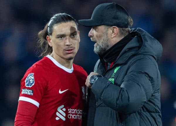 LIVERPOOL, ENGLAND - Wednesday, April 24, 2024: Liverpool's manager Jürgen Klopp embraces Darwin Núñez after the FA Premier League match between Everton FC and Liverpool FC, the 244th Merseyside Derby, at Goodison Park. Everton won 2-0. (Photo by David Rawcliffe/Propaganda)