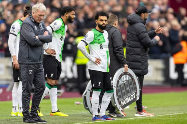 LONDON, ENGLAND - Saturday, April 27, 2024: Liverpool's substitute Mohamed Salah prepares to come on during the FA Premier League match between West Ham United FC and Liverpool FC at the London Stadium. The game ended in a 2-2 draw. (Photo by David Rawcliffe/Propaganda)