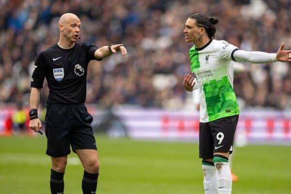 LONDON, ENGLAND - Saturday, April 27, 2024: Liverpool's Darwin Núñez (R) appeals to referee Anthony Taylor after another wrong decision from the official during the FA Premier League match between West Ham United FC and Liverpool FC at the London Stadium. The game ended in a 2-2 draw. (Photo by David Rawcliffe/Propaganda)