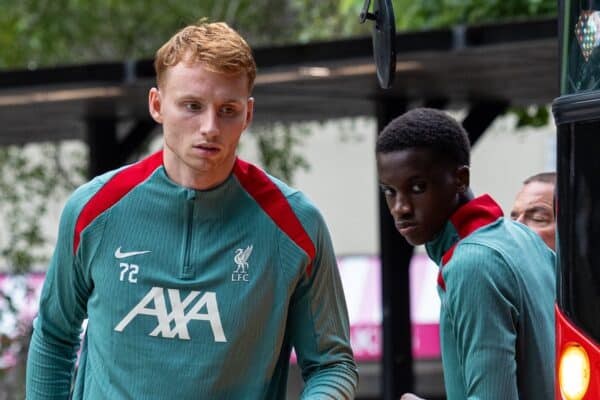 PITTSBURGH – Dienstag, 23. Juli 2024: Liverpools Sepp van den Berg kehrt nach der zweiten Trainingseinheit des Teams am ersten Tag der Saisonvorbereitungstour des Vereins durch die USA ins Mannschaftshotel zurück. (Foto von David Rawcliffe/Propaganda)