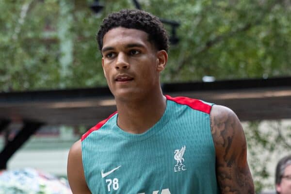 PITTSBURGH – Dienstag, 23. Juli 2024: Liverpools Jarell Quansah kehrt nach der zweiten Trainingseinheit des Teams am ersten Tag der Saisonvorbereitungstour des Vereins durch die USA ins Mannschaftshotel zurück. (Foto von David Rawcliffe/Propaganda)