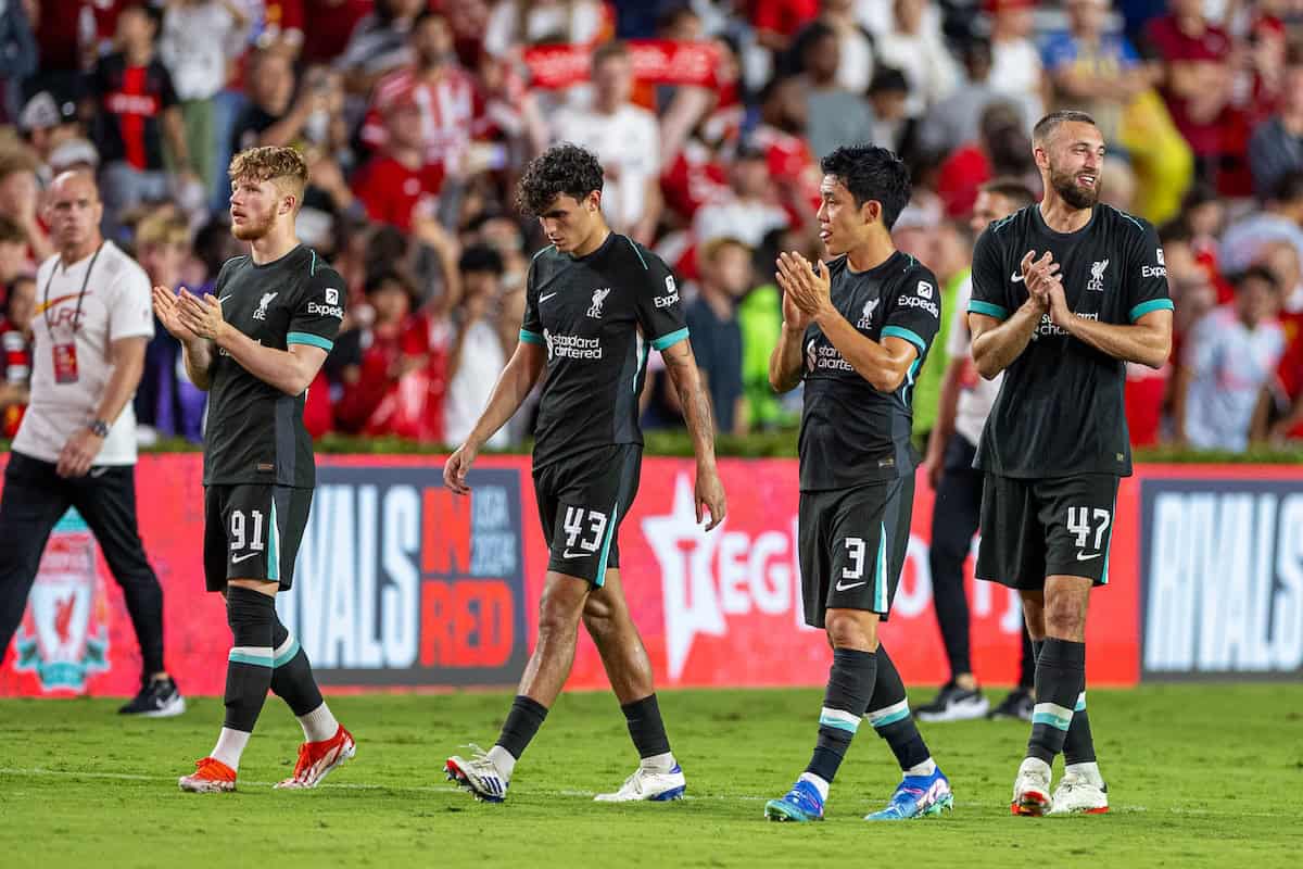 COLUMBIA - Saturday, August 3, 2024: Liverpool's Luca Stephenson, Stefan Bajcetic, Wataru End?, Nathaniel Phillips, Caoimhin Kelleher applaud the supporters after a pre-season friendly match between Liverpool FC and Manchester United FC at the Williams-Brice Stadium on day eleven of the club's pre-season tour of the USA. Liverpool won 3-0. (Photo by David Rawcliffe/Propaganda)