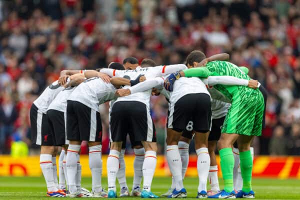 MANCHESTER, ENGLAND - Sunday, September 1, 2024: Liverpool' players form a pre-match huddle before the FA Premier League match between Manchester United FC and Liverpool FC at Old Trafford. Liverpool won 3-0. (Photo by David Rawcliffe/Propaganda)
