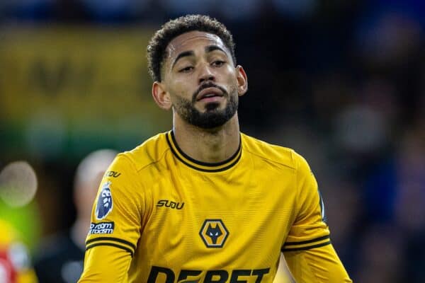 WOLVERHAMPTON, ENGLAND - Saturday, September 28, 2024: Wolverhampton Wanderers' Matheus Cunha protests as Liverpool are awarded a penalty during the FA Premier League match between Wolverhampton Wanderers FC and Liverpool FC at Molineux Stadium. (Photo by David Rawcliffe/Propaganda)