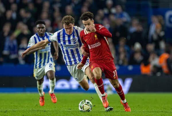 BRIGHTON & HOVE, ENGLAND - Wednesday, October 30, 2024: Liverpool's Curtis Jones (R) is challenged by Brighton & Hove Albion's Mats Wieffer during the Football League Cup 4th Round match between Brighton & Hove Albion FC and Liverpool FC at the AMEX Community Stadium. Liverpool won 3-2. (Photo by David Rawcliffe/Propaganda)