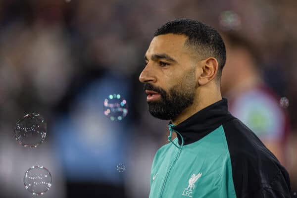 LONDON, ENGLAND - Sunday, December 29, 2024: Liverpool's Mohamed Salah walks out through bubbles before the FA Premier League match between West Ham United FC and Liverpool FC at the London Stadium. Liverpool won 5-0. (Photo by David Rawcliffe/Propaganda)
