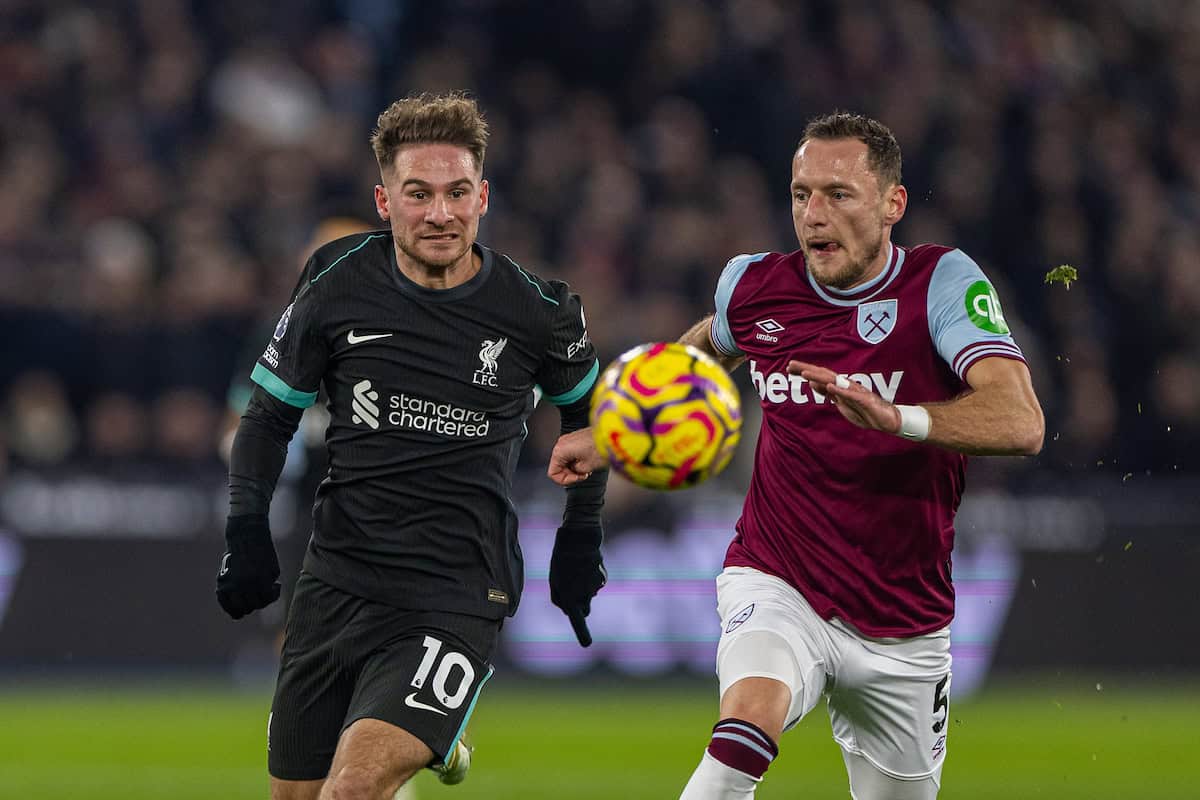 LONDON, ENGLAND - Sunday, December 29, 2024: Liverpool's Alexis Mac Allister (L) and West Ham United's Vladimír Coufal during the FA Premier League match between West Ham United FC and Liverpool FC at the London Stadium. Liverpool won 5-0. (Photo by David Rawcliffe/Propaganda)