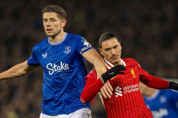 LIVERPOOL, ENGLAND - Wednesday, February 12, 2025: Everton's James Tarkowski (L) and Liverpool's Darwin Núñez during the FA Premier League match between Everton FC and Liverpool FC, the 245th Merseyside Derby and the last one at Goodison Park. The game ended in a 2-2 draw. (Photo by David Rawcliffe/Propaganda)