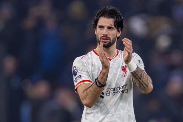 BIRMINGHAM, ENGLAND - Wednesday, February 19, 2025: Liverpool's Dominik Szoboszlai applauds the supporters after the FA Premier League match between Aston Villa FC and Liverpool FC at Villa Park. The game ended in a 2-2 draw. (Photo by David Rawcliffe/Propaganda)