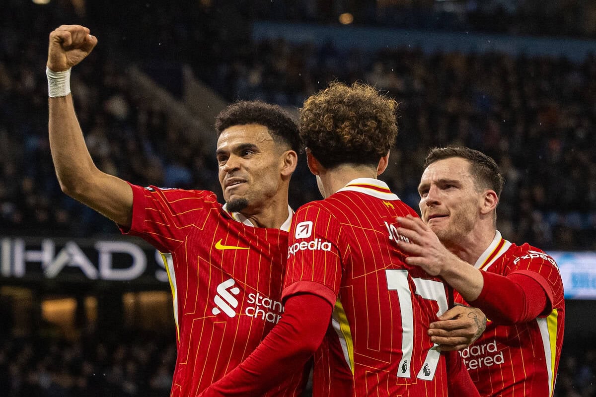MANCHESTER, ENGLAND - Sunday, February 23, 2025: Liverpool's Curtis Jones (C) celebrates with team-mates Luis Díaz (L) and Andy Robertson (R) after scoring the third goal, but it is disallowed for off-side, during the FA Premier League match between Manchester City FC and Liverpool FC at the City of Manchester Stadium. Liverpool won 2-0. (Photo by David Rawcliffe/Propaganda)