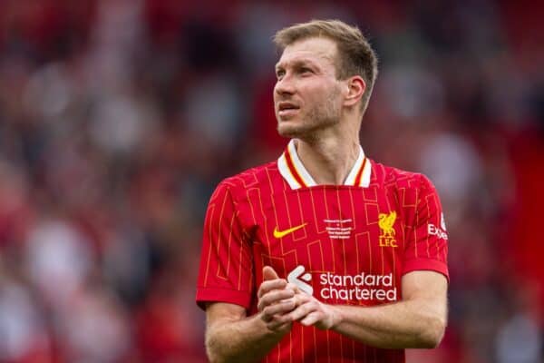 LIVERPOOL, ENGLAND - Saturday, March 22, 2025: Liverpool's Ragnar Klavan applauds the supporters after the LFC Foundation match between Liverpool FC Legends and Chelsea FC Legends at Anfield. Liverpool won 2-0. (Photo by Jon Super/Propaganda)