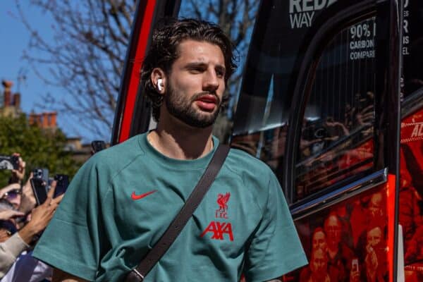 LONDON, ENGLAND - Sunday, April 6, 2025: Liverpool's Dominik Szoboszlai arrives before the FA Premier League match between Fulham FC and Liverpool FC at Craven Cottage. Fulham won 3-2. (Photo by David Rawcliffe/Propaganda)