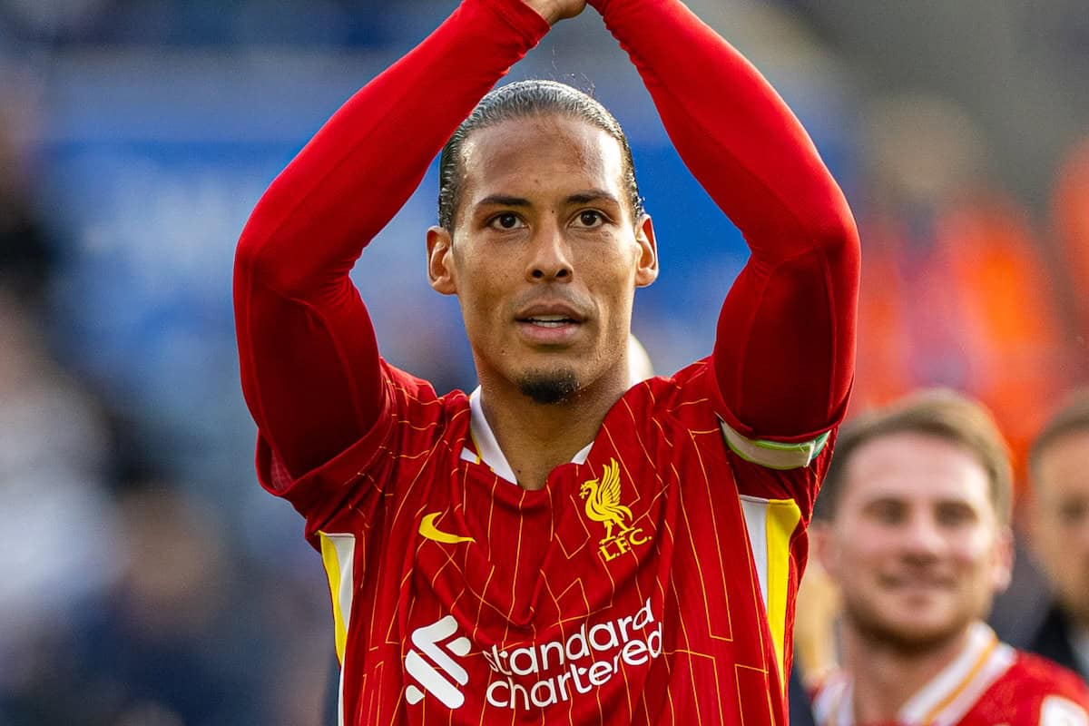 LEICESTER, ENGLAND - Sunday, April 20, 2025: Liverpool's head captain Virgil van Dijk applauds the supporters after the FA Premier League match between Leicester City FC and Liverpool FC at the King Power Stadium. Liverpool won 1-0. (Photo by David Rawcliffe/Propaganda)