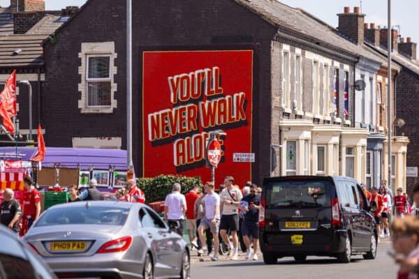 LIVERPOOL, ENGLAND - Sunday, May 11, 2025: Liverpool supporters arrive before the FA Premier League match between Liverpool FC and Arsenal FC at Anfield. The game ended in a 2-2 draw. (Photo by David Rawcliffe/Propaganda)