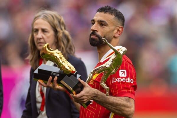 LIVERPOOL, ENGLAND - Sunday, May 25, 2025: Liverpool's Mohamed Salah with the golden boot award after the FA Premier League match between Liverpool FC and Crystal Palace FC at Anfield. (Photo by David Rawcliffe/Propaganda)