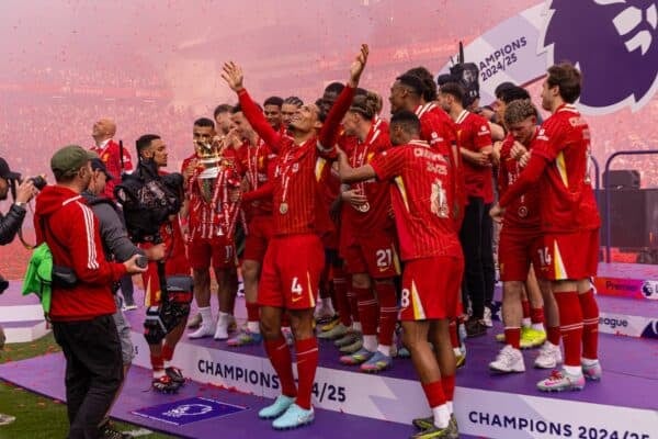 LIVERPOOL, ENGLAND - Sunday, May 25, 2025: Liverpool's Virgil van Dijk lifts the trophy, as the Reds celebrate being crowned Champions for the 20th time, during the FA Premier League match between Liverpool FC and Crystal Palace FC at Anfield. (Photo by David Rawcliffe/Propaganda)