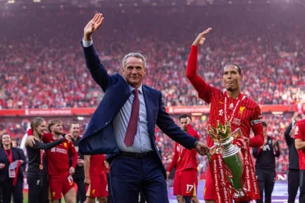 LIVERPOOL, ENGLAND - Sunday, May 25, 2025: Liverpool's captain Virgil van Dijk (R) with former captain Alan Hansen as they celebrate with the trophy after the FA Premier League match between Liverpool FC and Crystal Palace FC at Anfield. (Photo by David Rawcliffe/Propaganda)