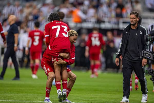 NEWCASTLE-UPON-TYNE, ENGLAND - Monday, August 25, 2025: Liverpool's match-winning goal-scorer Rio Ngumoha celebrates with team-mate Hugo Ekitike (R) after the FA Premier League match between Newcastle United FC and Liverpool FC at St James' Park. Liverpool won 3-2. (Photo by David Rawcliffe/Propaganda)