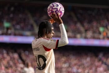 LONDON, ENGLAND - Saturday, September 27, 2025: Liverpool's Jeremie Frimpong takes a throw-in during the FA Premier League match between Crystal Palace FC and Liverpool FC at Selhurst Park. Crystal Palace won 2-1. (Photo by David Rawcliffe/Propaganda) Football – FA Premier League – Crystal Palace FC v Liverpool FC