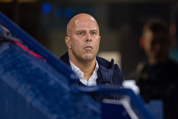 MANCHESTER, ENGLAND - Sunday, November 9, 2025: Liverpool's head coach Arne Slot before the FA Premier League match between Manchester City FC and Liverpool FC at the City of Manchester Stadium. (Photo by David Rawcliffe/Propaganda)